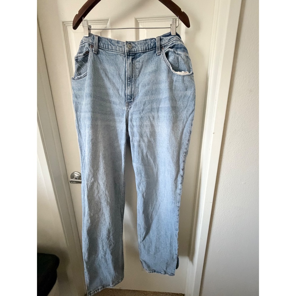 Abercrombie & Fitch Curve Love 90s Straight Ultra High Rise Jeans Light Wash 18R